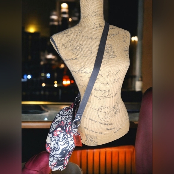 Vintage Coach Poppy Daisy Kyra Floral Graffiti Crossbody Messenger Bag - Picture 10 of 16